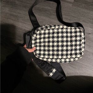 BAGGU Black and White Crossbody Bag